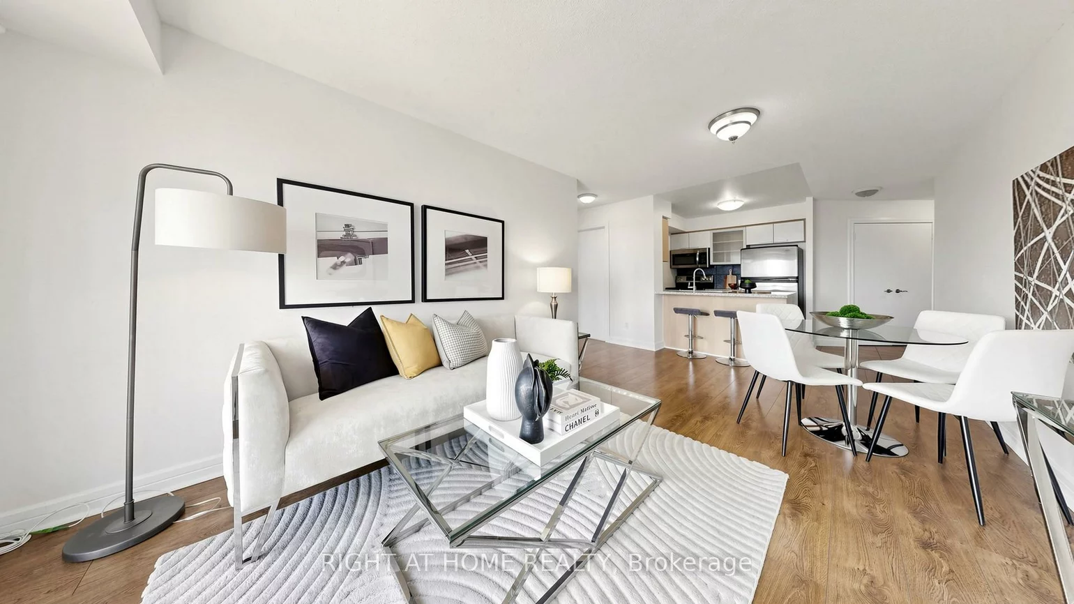 18, Harrison Garden, Willowdale East, Toronto