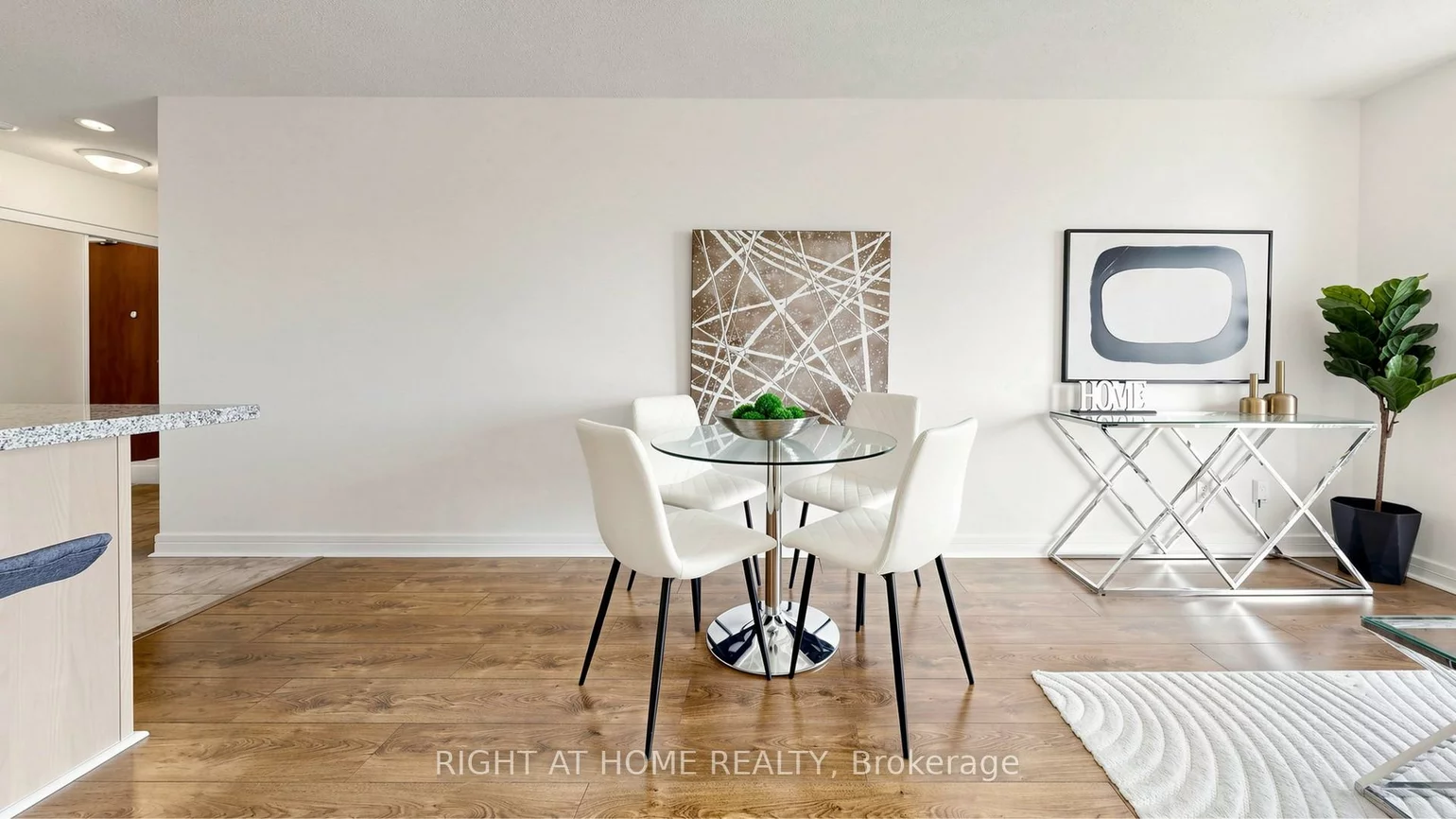 18, Harrison Garden, Willowdale East, Toronto