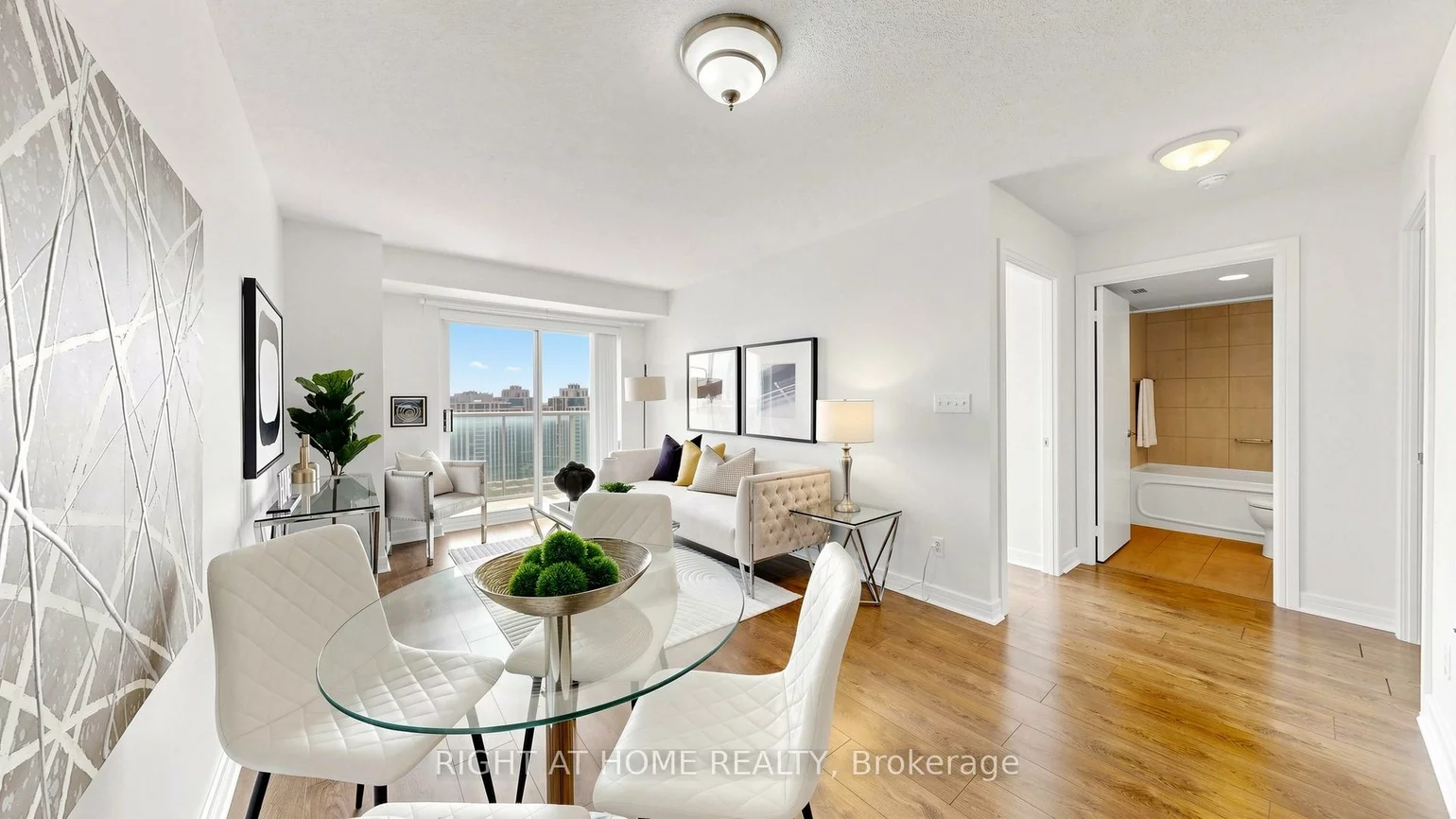 18, Harrison Garden, Willowdale East, Toronto