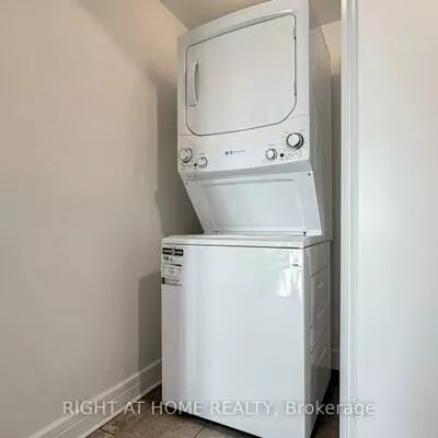 18, Harrison Garden, Willowdale East, Toronto