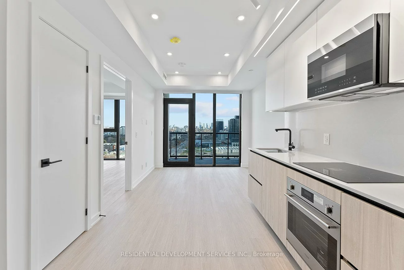 699, Sheppard, Bayview Village, Toronto