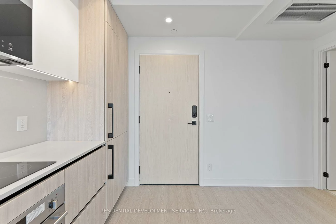 699, Sheppard, Bayview Village, Toronto