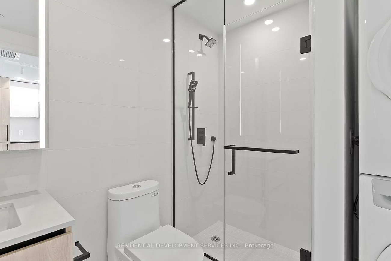 699, Sheppard, Bayview Village, Toronto