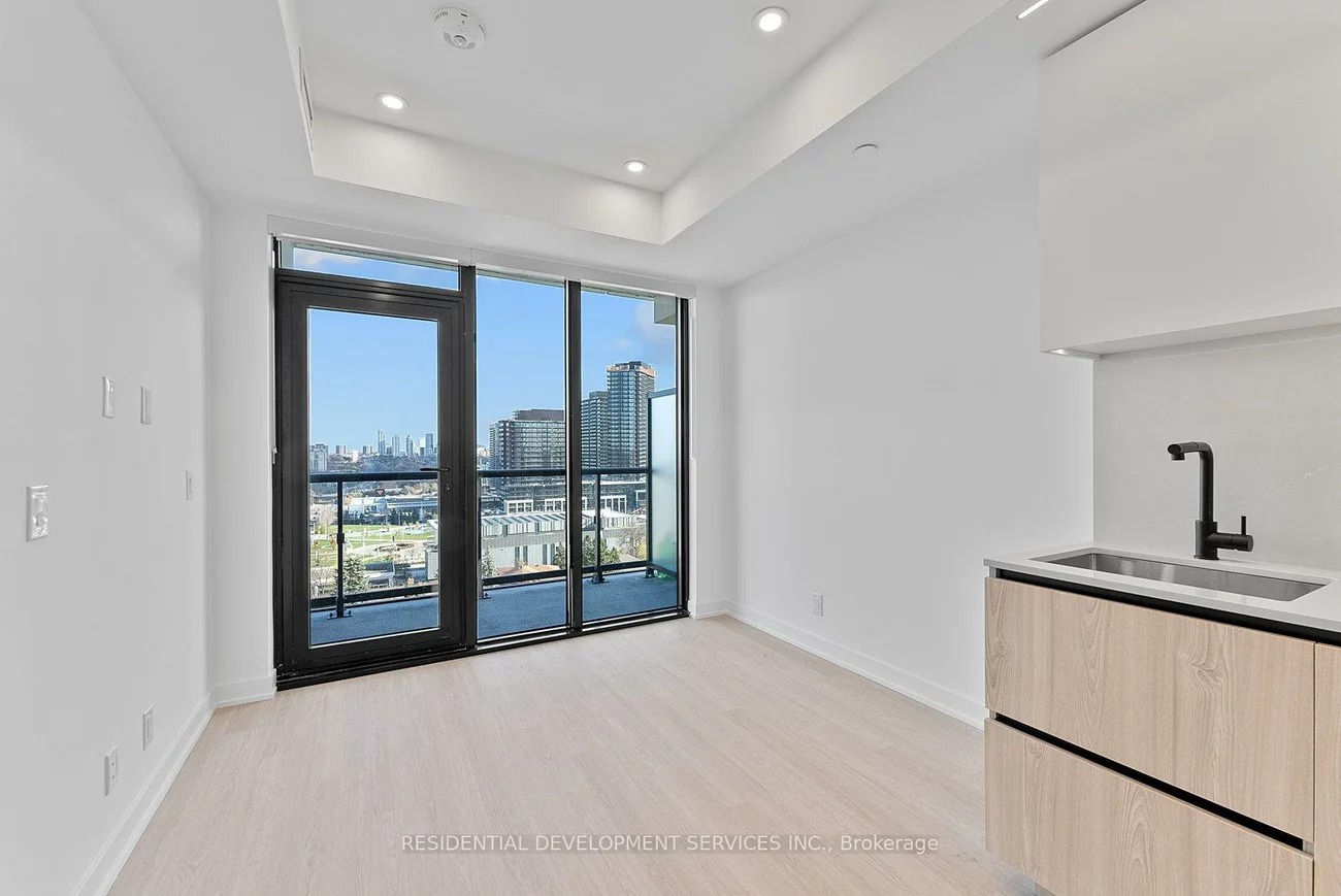 699, Sheppard, Bayview Village, Toronto