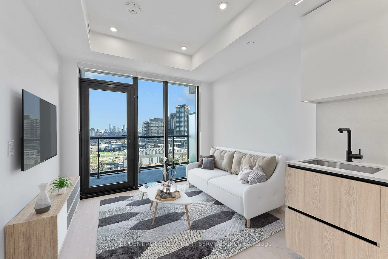 699, Sheppard, Bayview Village, Toronto