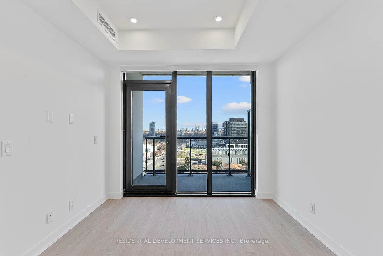 699, Sheppard, Bayview Village, Toronto