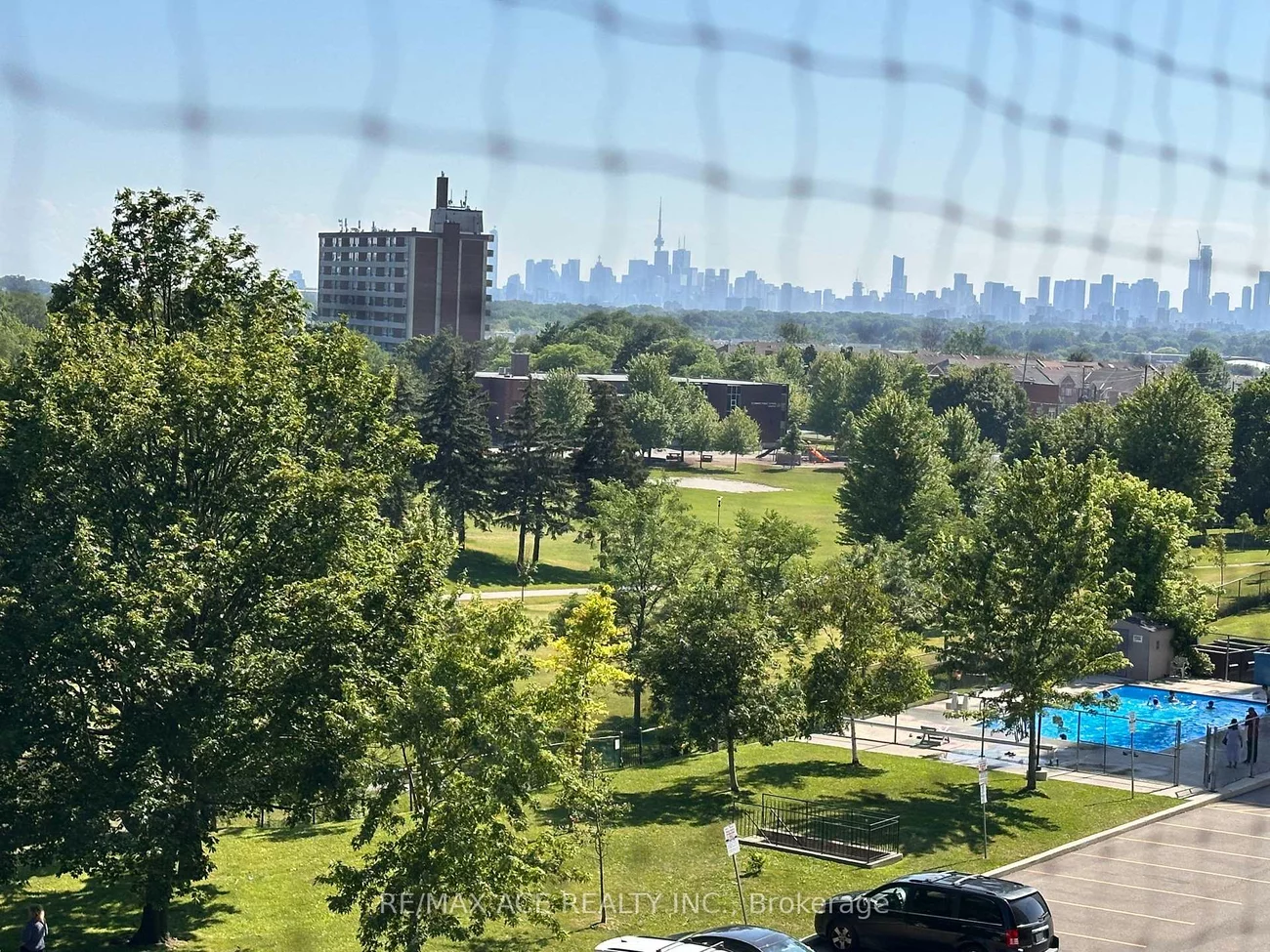 25, Sunrise, Victoria Village, Toronto