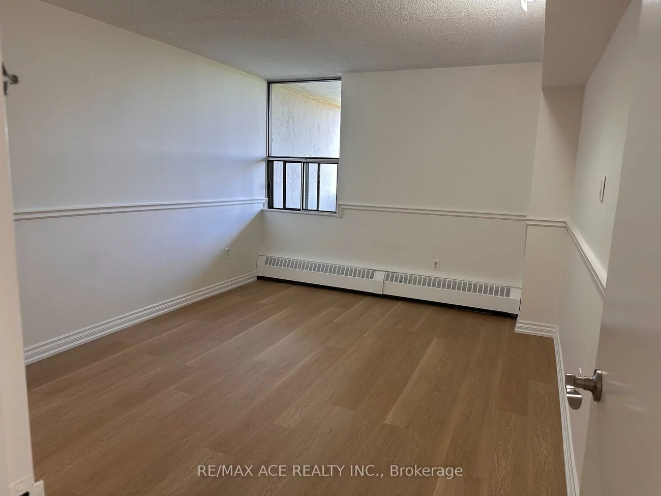 25, Sunrise, Victoria Village, Toronto