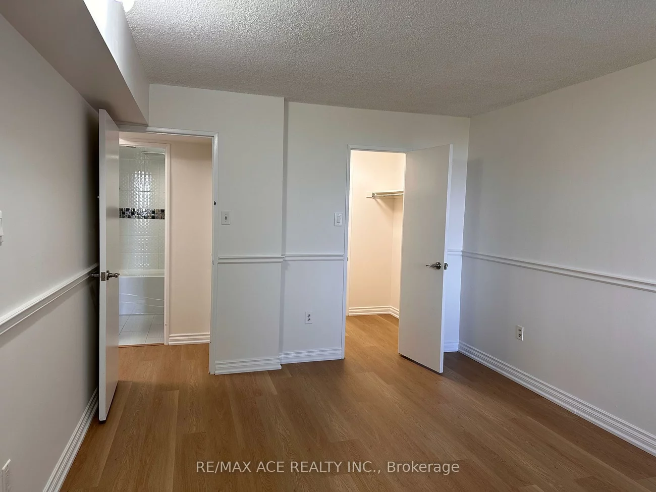 25, Sunrise, Victoria Village, Toronto