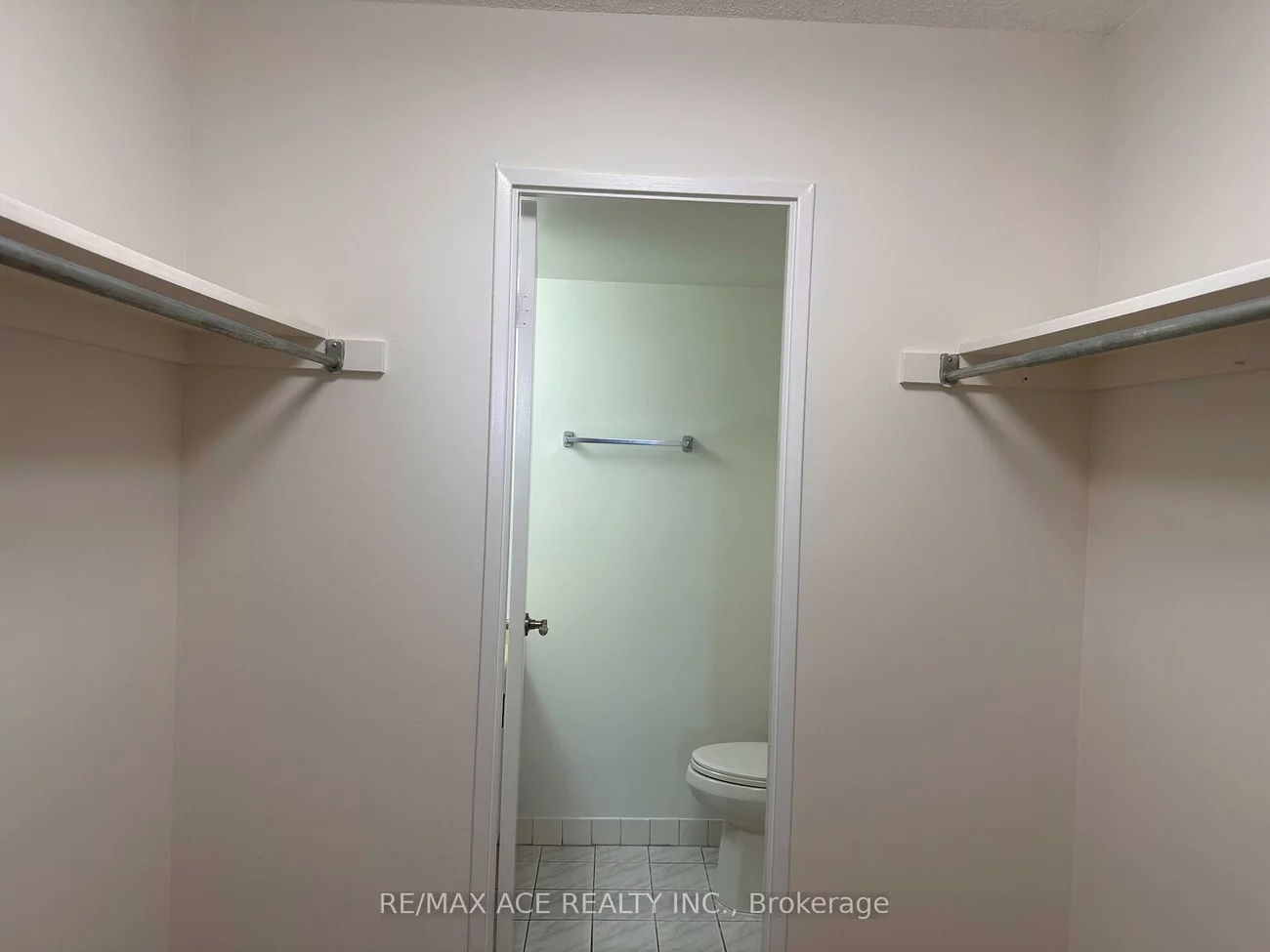 25, Sunrise, Victoria Village, Toronto
