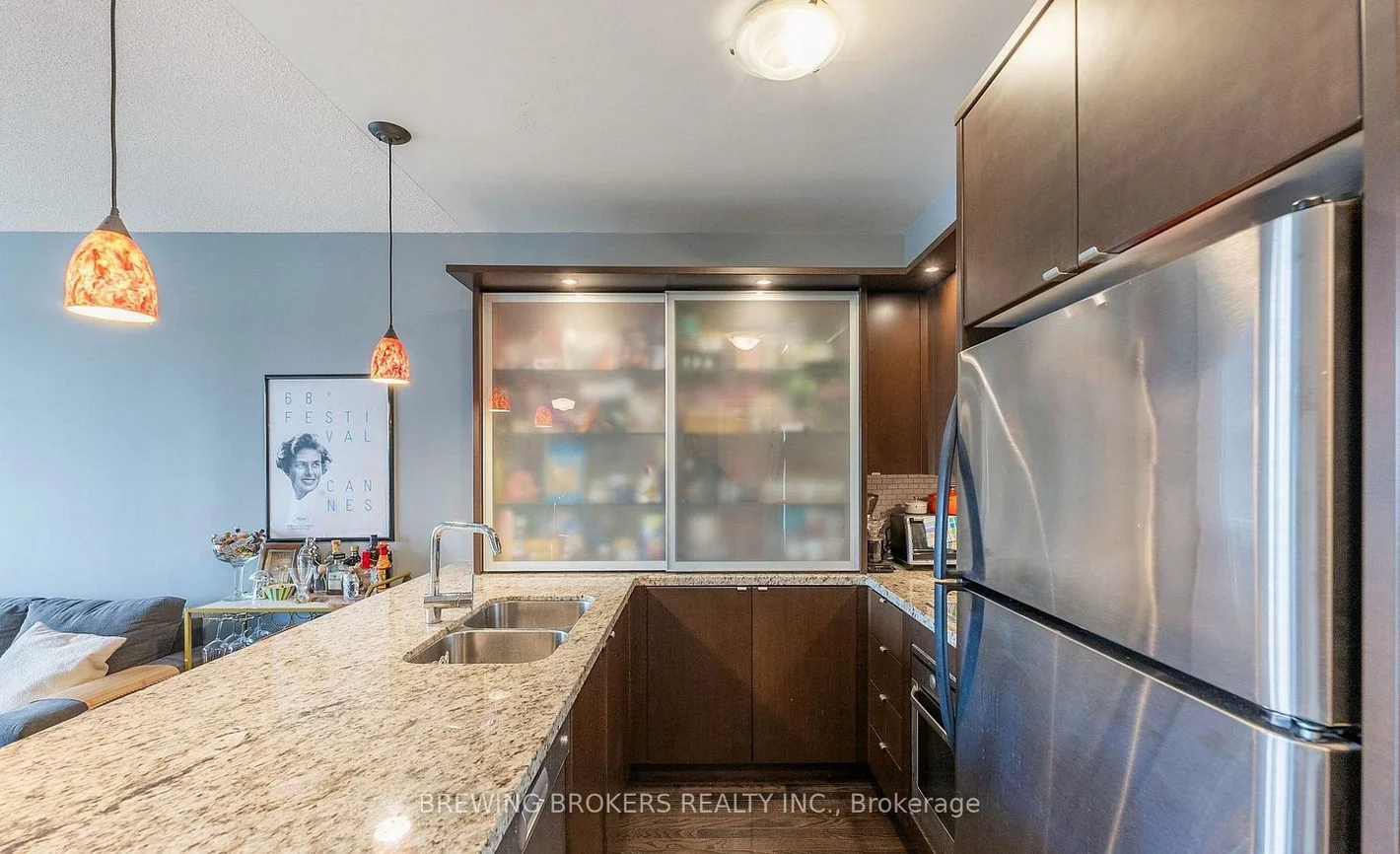 1430, Yonge, Yonge-St. Clair, Toronto