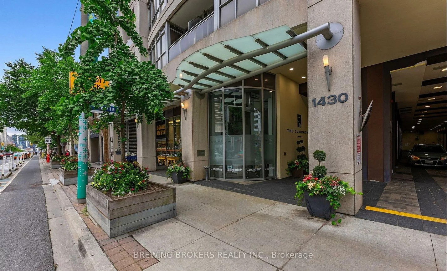 1430, Yonge, Yonge-St. Clair, Toronto