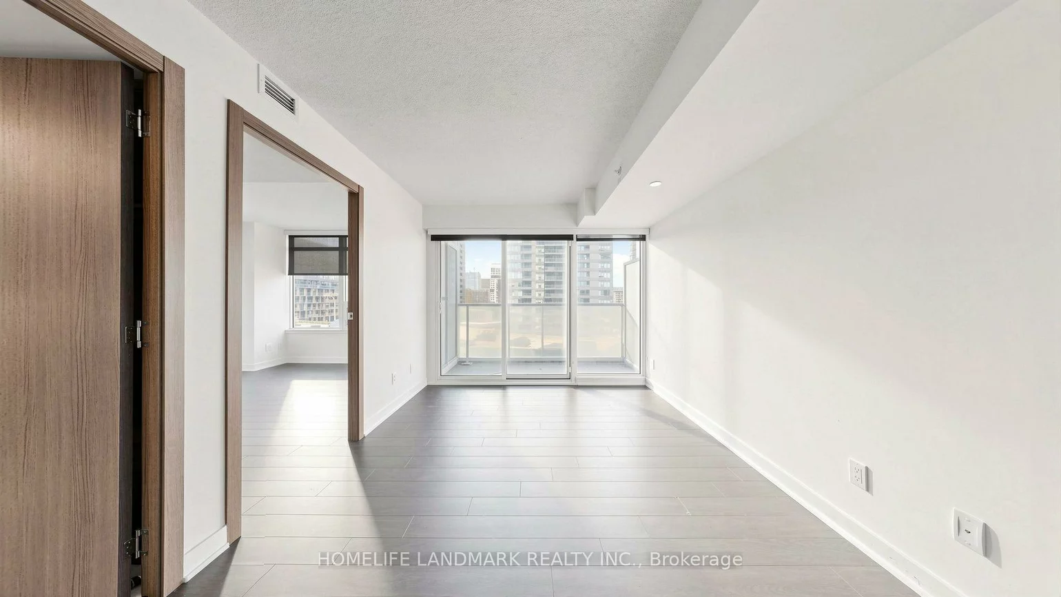 17, Bathurst, Waterfront Communities C1, Toronto