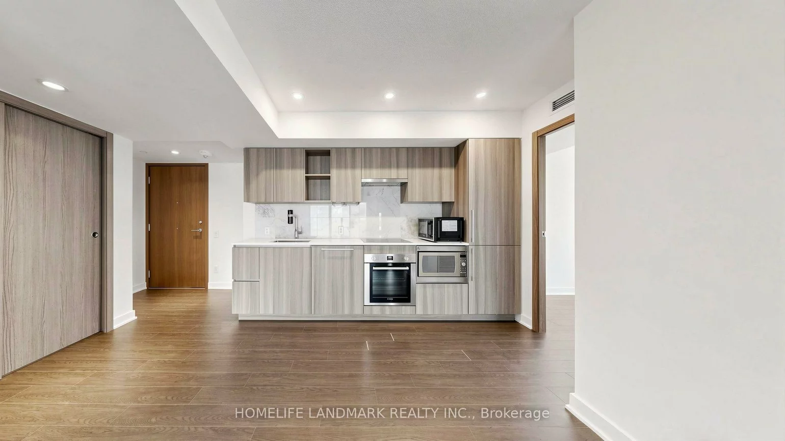 17, Bathurst, Waterfront Communities C1, Toronto