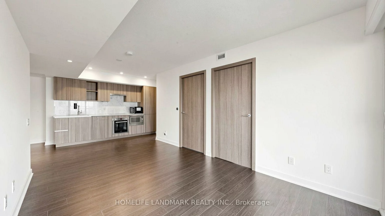 17, Bathurst, Waterfront Communities C1, Toronto
