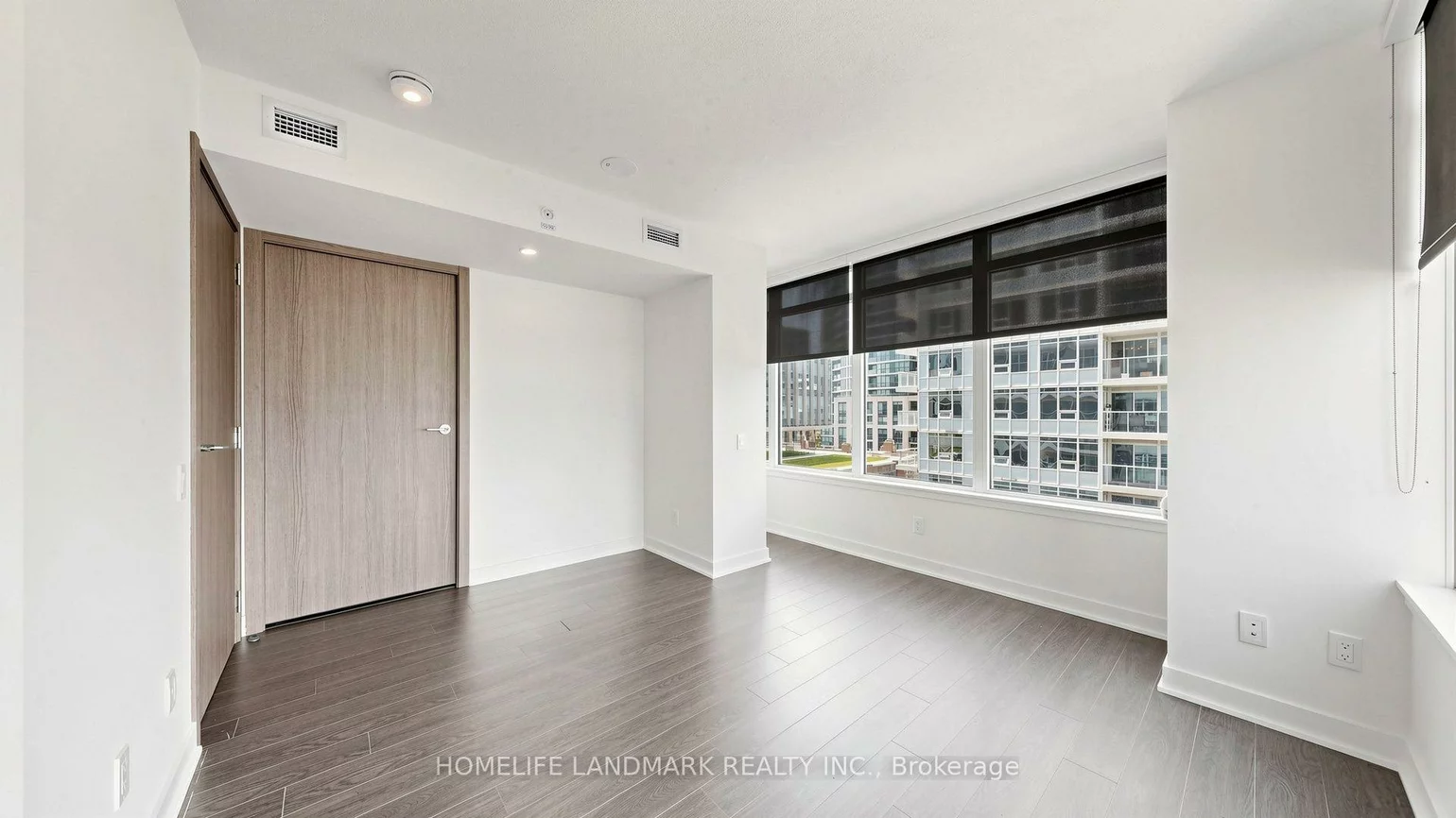 17, Bathurst, Waterfront Communities C1, Toronto