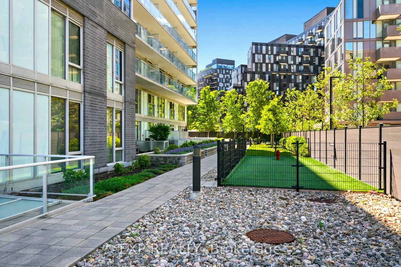 555, Wilson, Clanton Park, Toronto