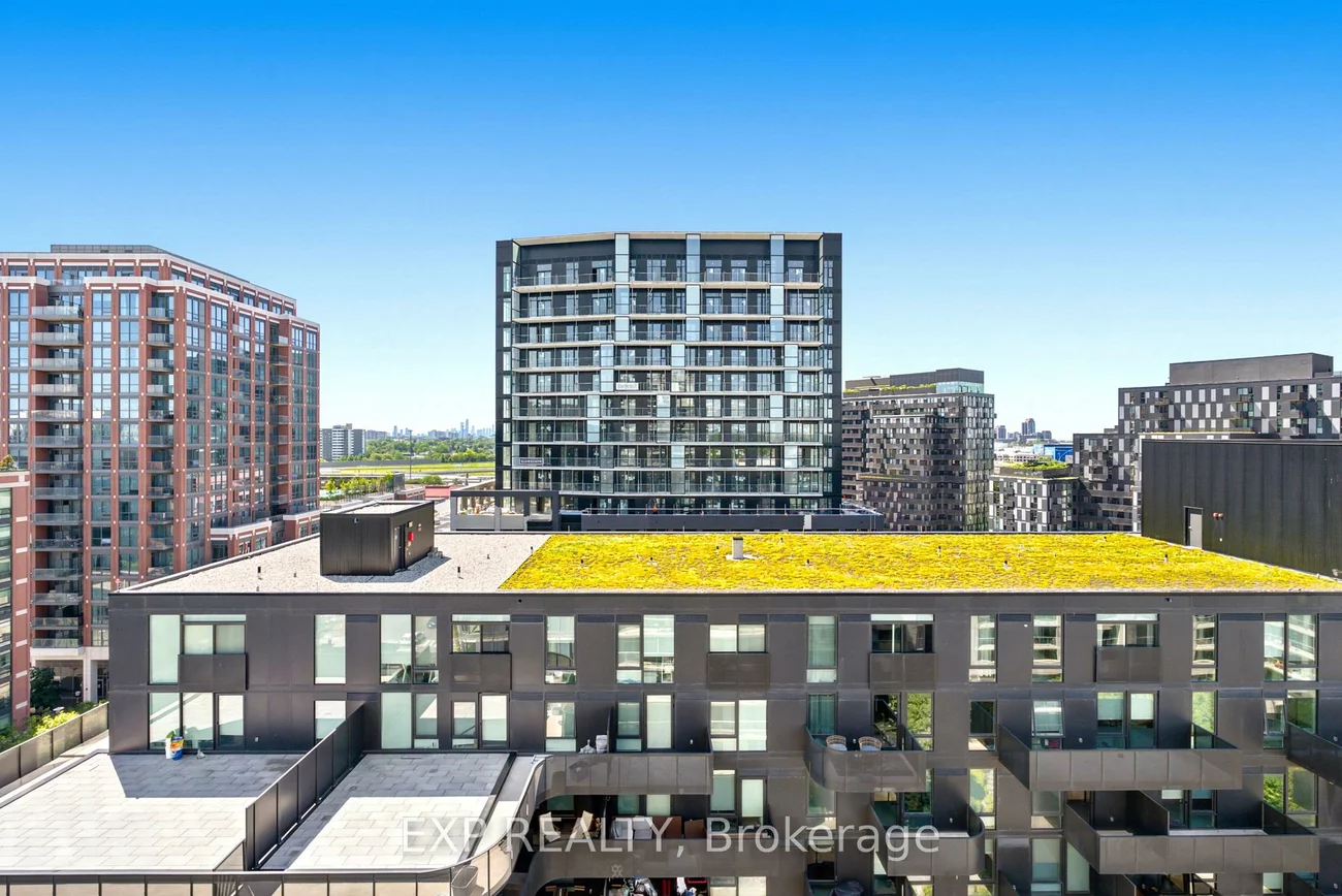 555, Wilson, Clanton Park, Toronto