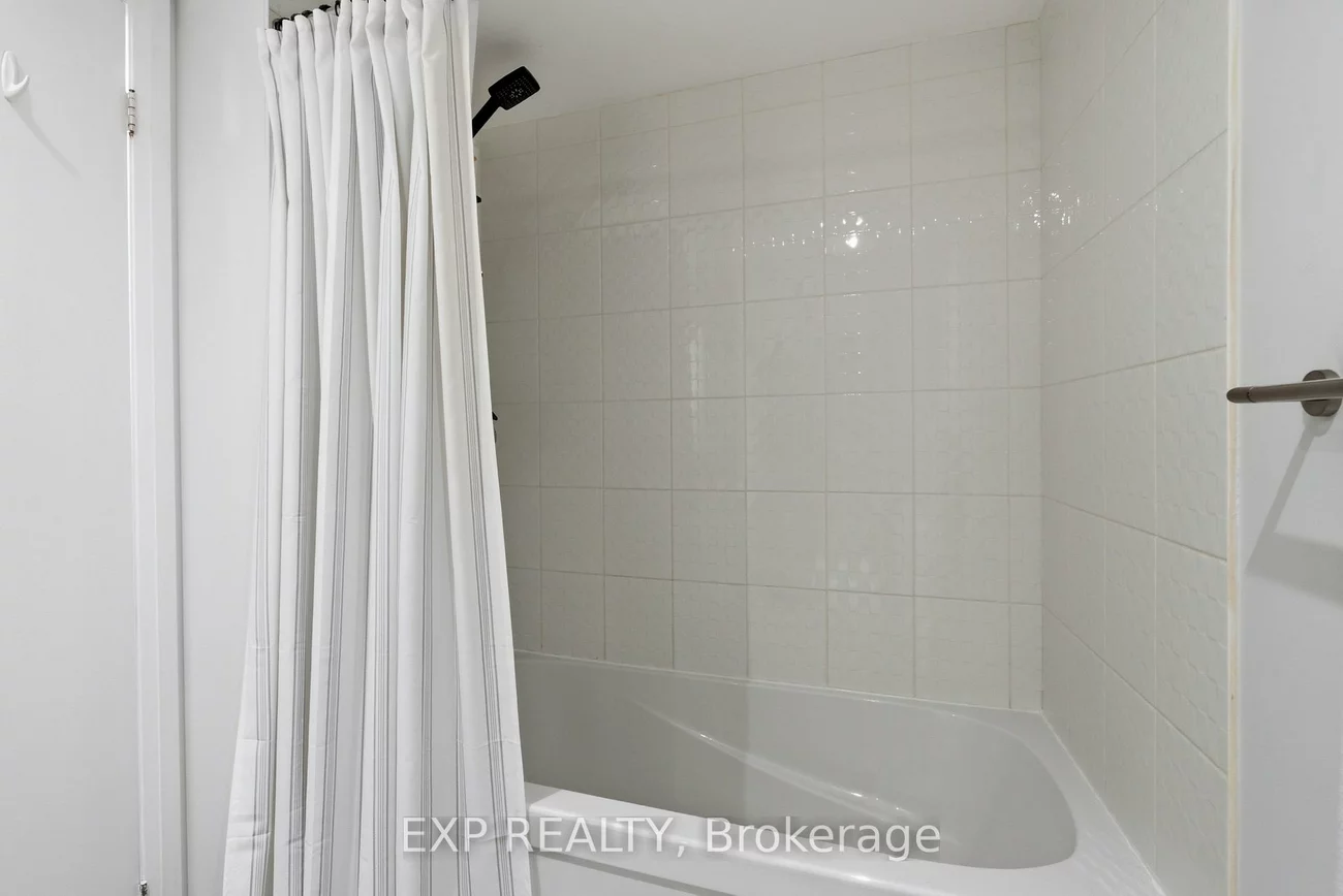 555, Wilson, Clanton Park, Toronto