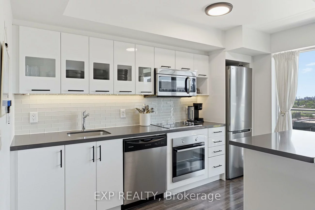 555, Wilson, Clanton Park, Toronto