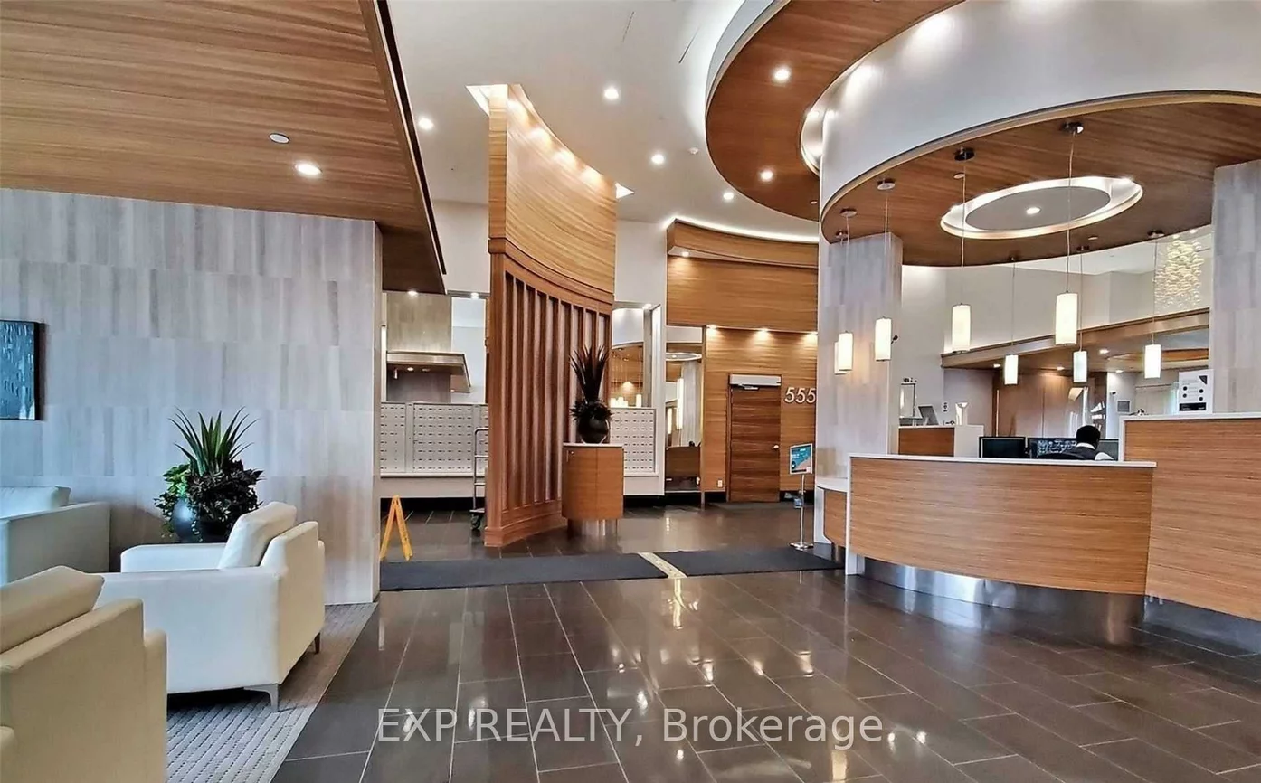 555, Wilson, Clanton Park, Toronto