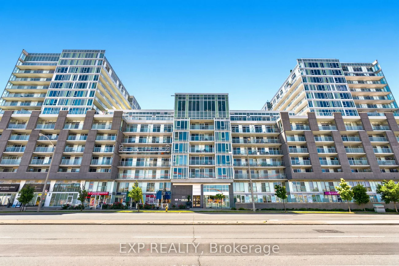 555, Wilson, Clanton Park, Toronto