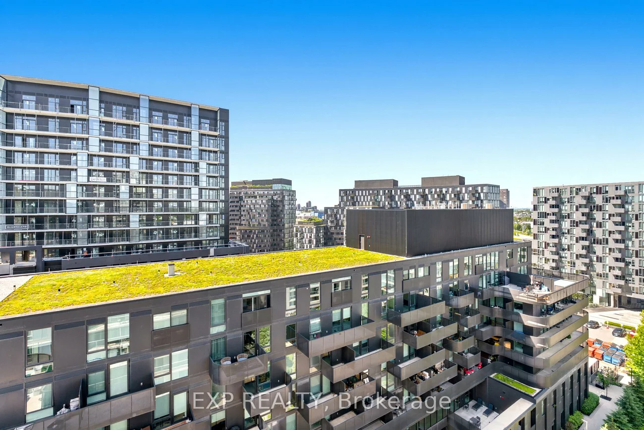 555, Wilson, Clanton Park, Toronto