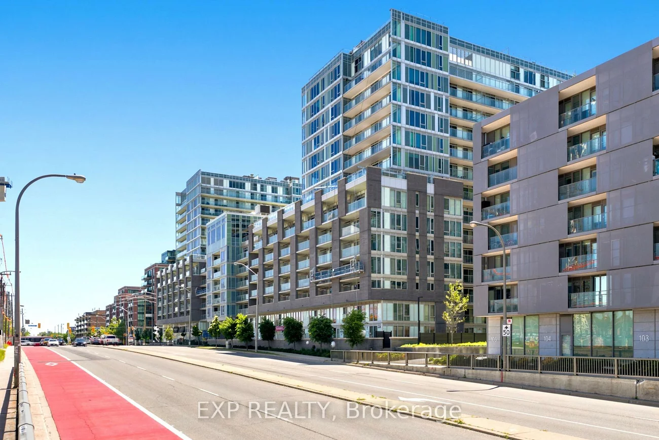 555, Wilson, Clanton Park, Toronto
