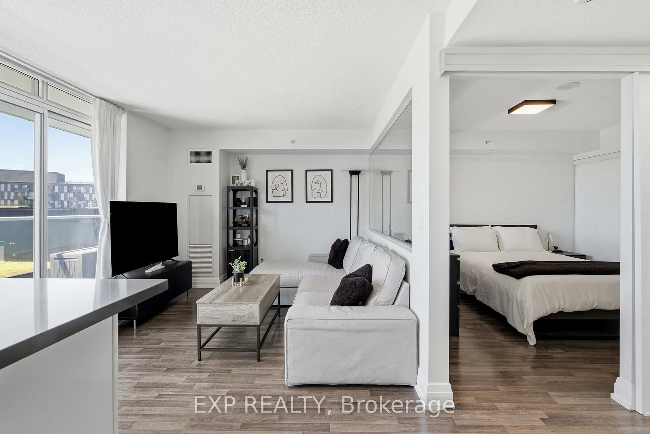 555, Wilson, Clanton Park, Toronto