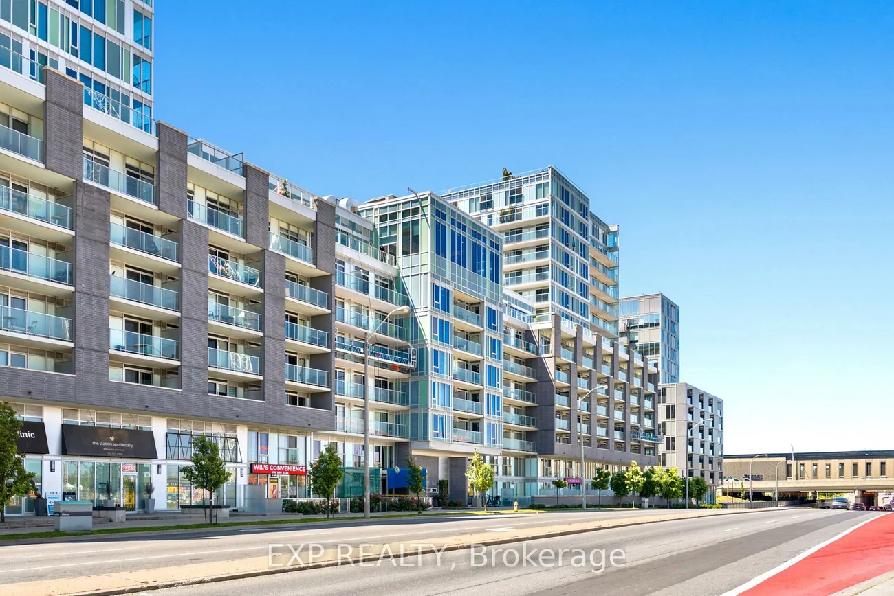 555, Wilson, Clanton Park, Toronto