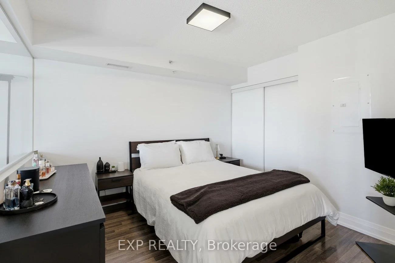 555, Wilson, Clanton Park, Toronto
