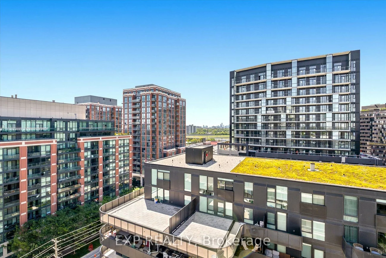 555, Wilson, Clanton Park, Toronto