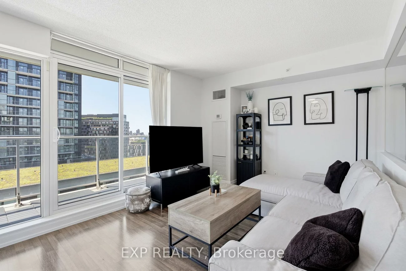 555, Wilson, Clanton Park, Toronto
