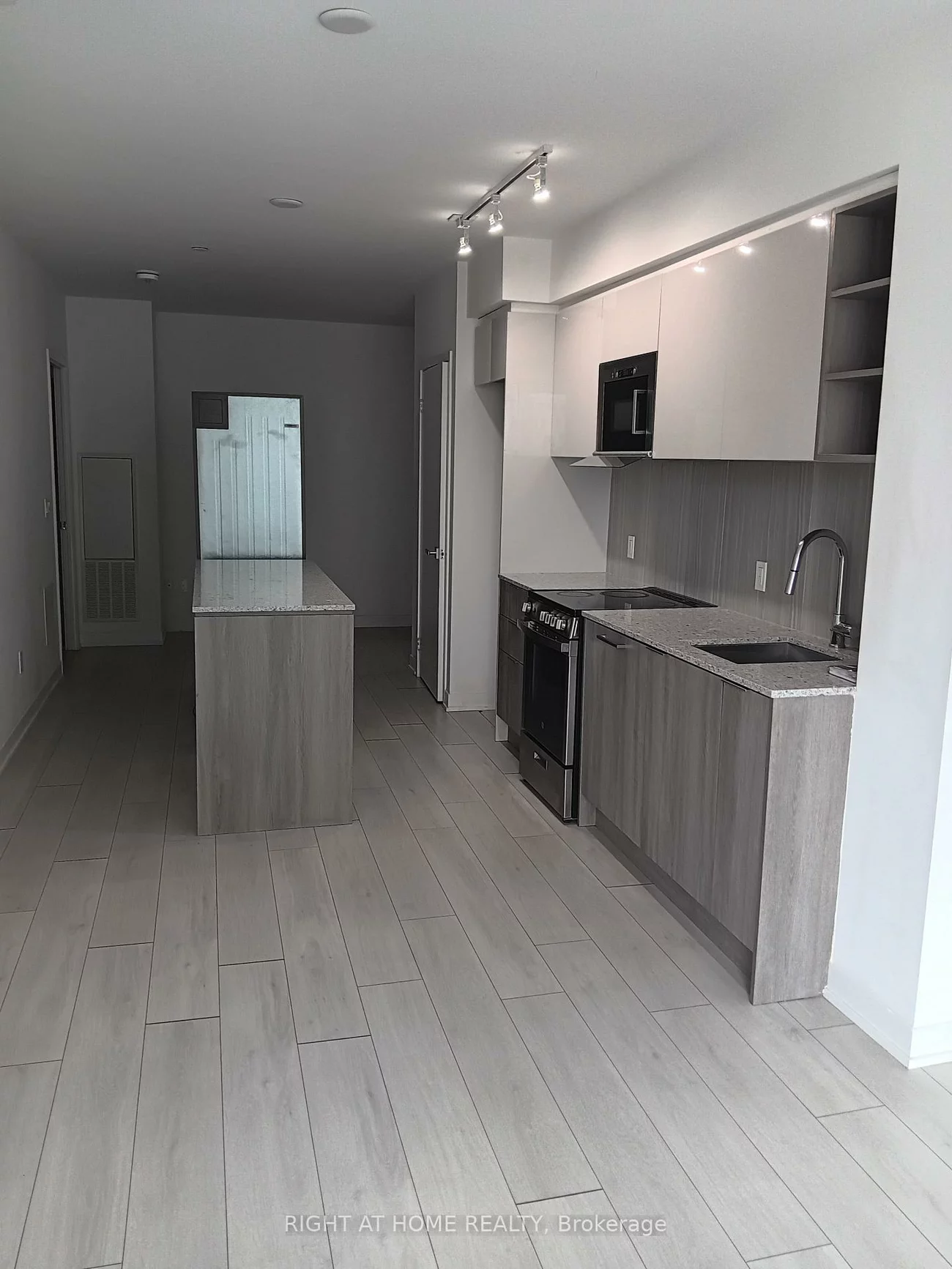31, Tippett, Clanton Park, Toronto
