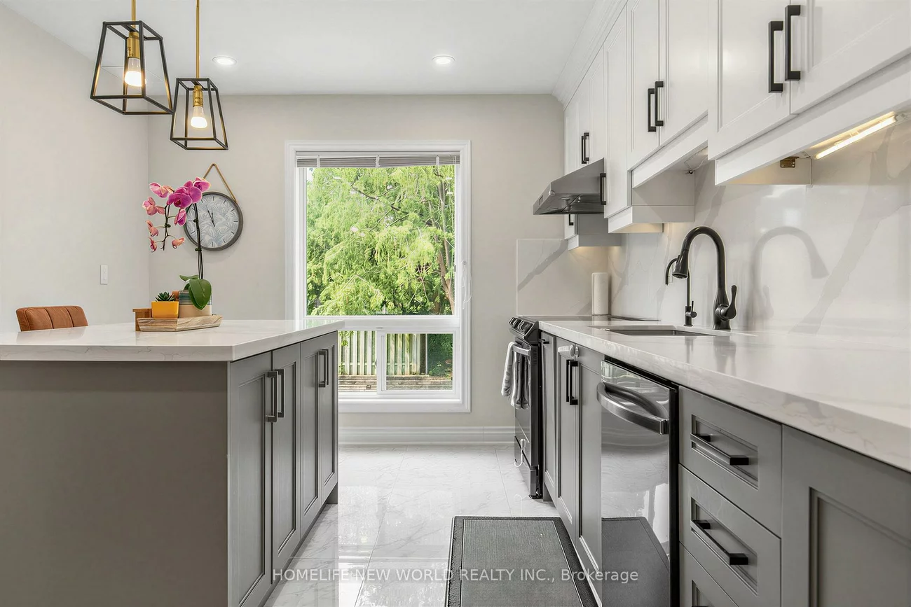 19, Liszt, Hillcrest Village, Toronto