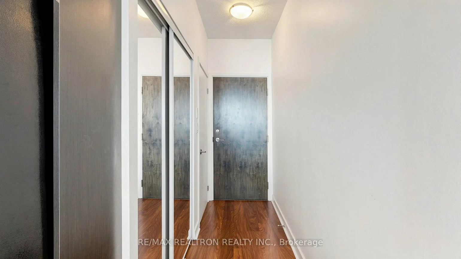 33, Bay, Waterfront Communities C1, Toronto