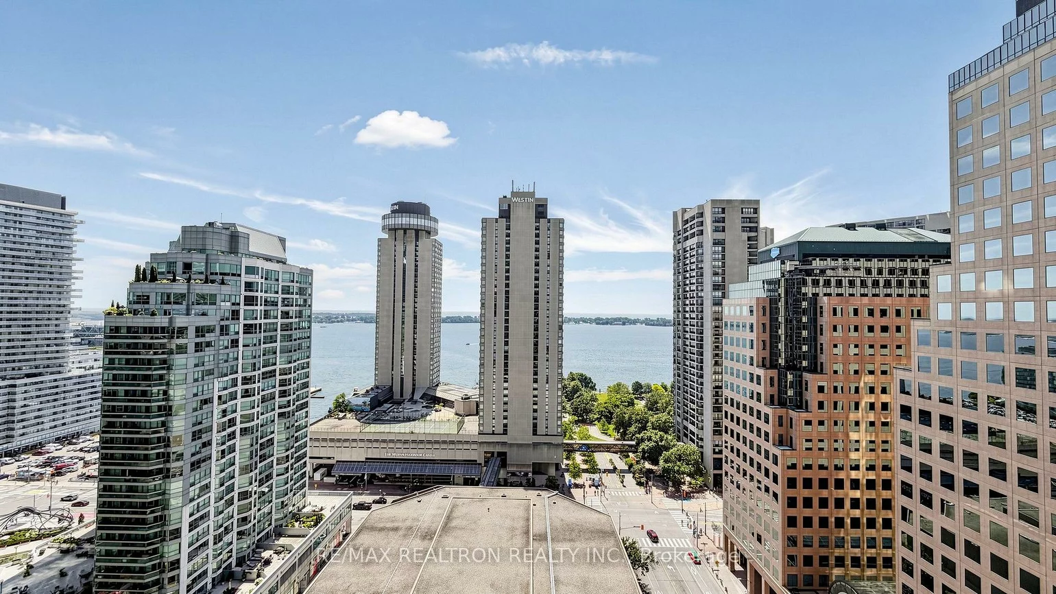 33, Bay, Waterfront Communities C1, Toronto