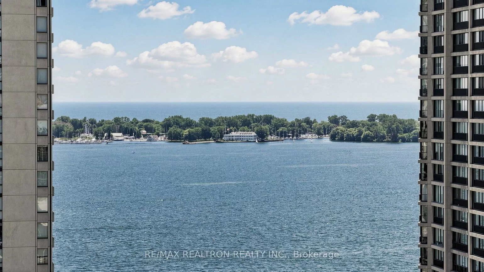 33, Bay, Waterfront Communities C1, Toronto