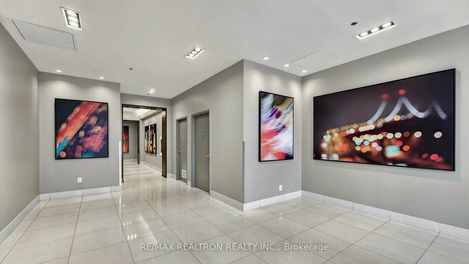 33, Bay, Waterfront Communities C1, Toronto