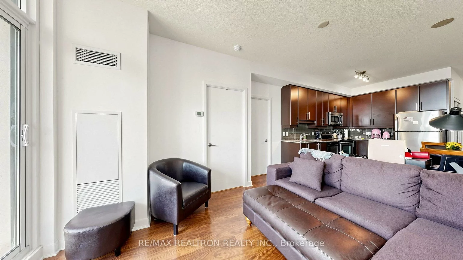 33, Bay, Waterfront Communities C1, Toronto