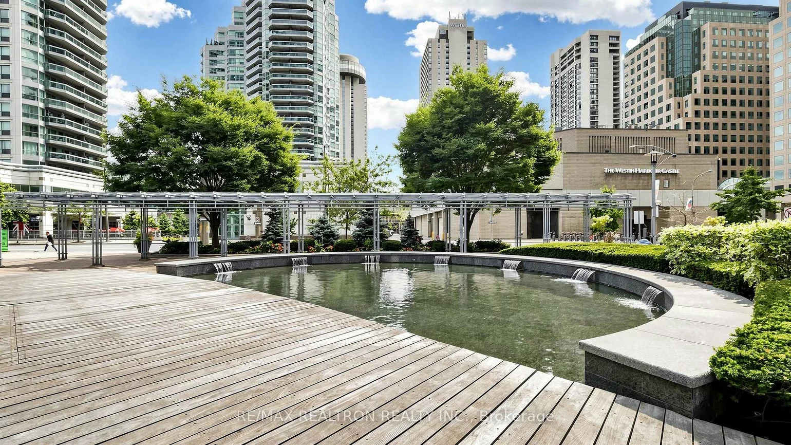 33, Bay, Waterfront Communities C1, Toronto