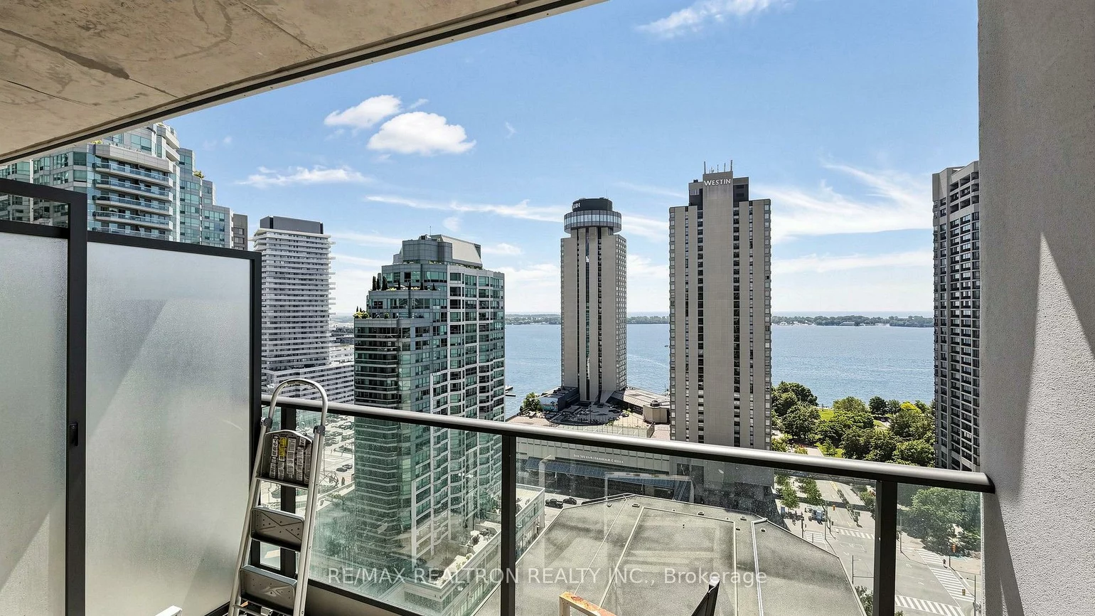 33, Bay, Waterfront Communities C1, Toronto