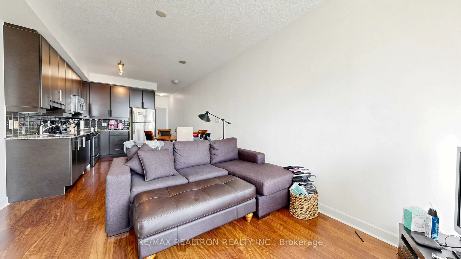 33, Bay, Waterfront Communities C1, Toronto