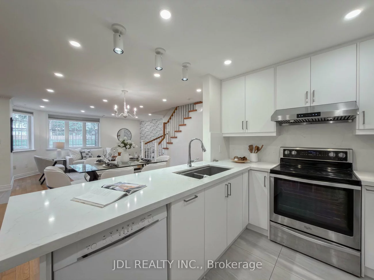 108, Finch, Newtonbrook West, Toronto