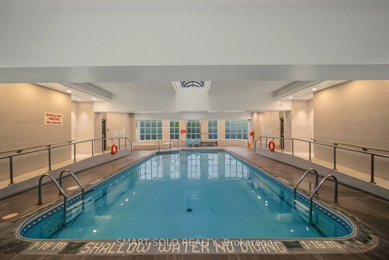 28, Hollywood, Willowdale East, Toronto