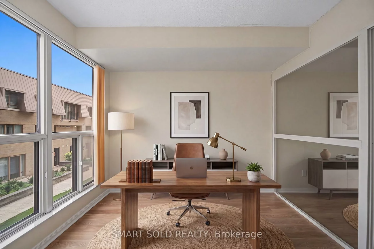 28, Hollywood, Willowdale East, Toronto
