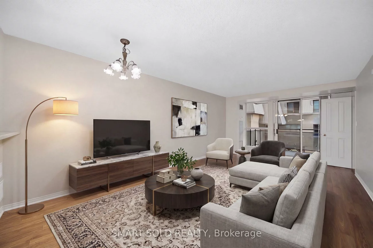 28, Hollywood, Willowdale East, Toronto