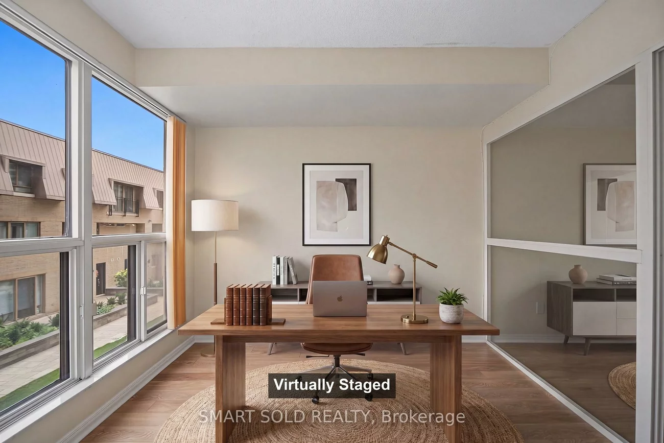 28, Hollywood, Willowdale East, Toronto