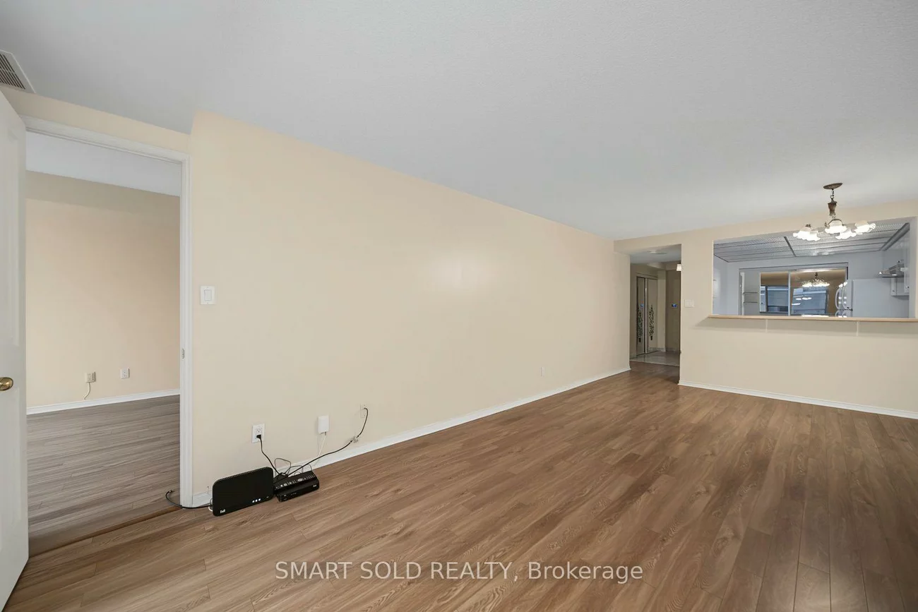 28, Hollywood, Willowdale East, Toronto