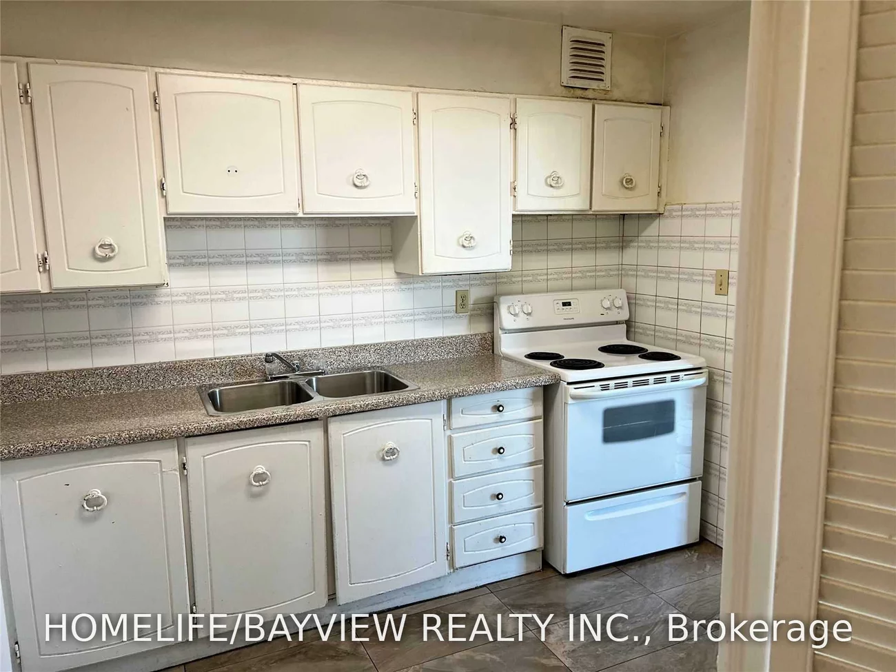 20, Edgecliff, Flemingdon Park, Toronto